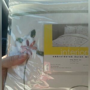 Vintage Interiors King Floral Embroidered 3pc Duvet cover & Shams Set